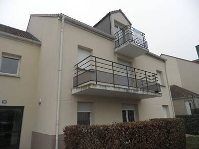 Appartement à louer 455 € 2 pièces 1 chambre 49 m² Dernier étage, Étage 2/2 Villeneuve sur Yonne 89500