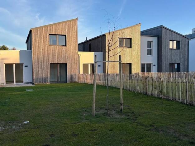 Appartement à vendre - neuf 374 500 € 5 pièces 3 chambres 104,3 m² 3ème étage Vallée Barrey-Piscine-Madelaine Mondeville 14120