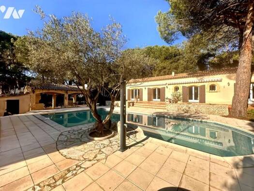 Maison de plain-pied à vendre 490 000 € 7 pièces 3 chambres 163 m² 2 251 m² de terrain Langlade 30980