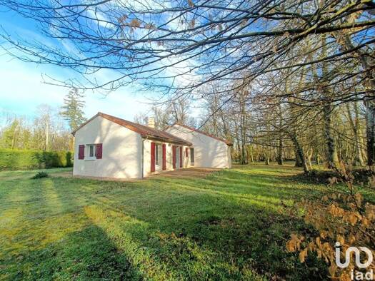 Maison de plain-pied à vendre 199 000 € 5 pièces 4 chambres 118 m² 2 511 m² de terrain Vouillé 86190