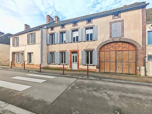 Maison de ville à vendre 74 900 € 7 pièces 4 chambres 135 m² 70 m² de terrain Venizy 89210