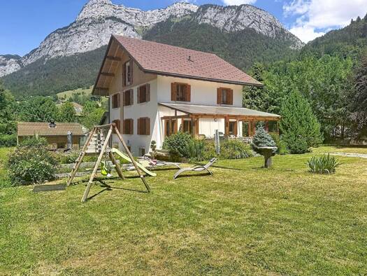 Maison à vendre 650 000 € 6 pièces 5 chambres 320 m² 800 m² de terrain Glières-Val-de-Borne 74130