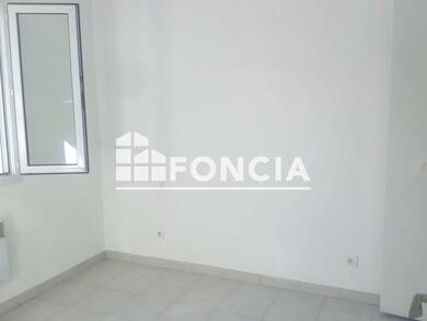 Appartement à louer 490 € 2 pièces 1 chambre 28,2 m² 1er étage Charbonnières-Montagnié Villeneuve-Lès-Avignon 30400