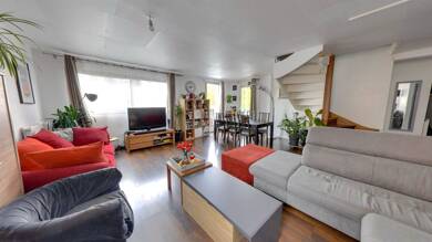 Duplex à vendre 229 900 € 5 pièces 4 chambres 105 m² Dernier étage, Étage 3/3 La Renardiere Roissy en Brie 77680