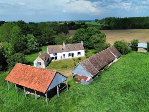 Maison à vendre 298 000 € 8 pièces 5 chambres 158 m² 5 944 m² de terrain Mamers 72600