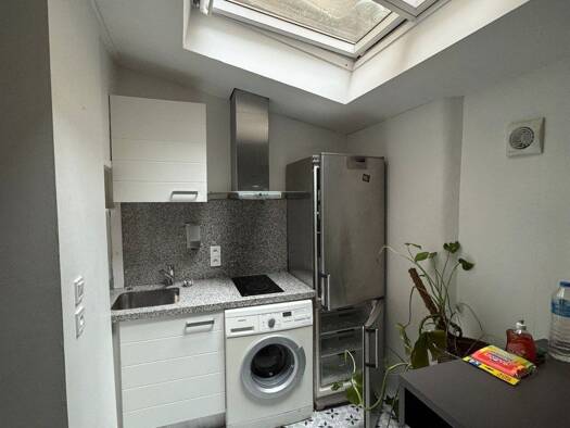 Appartement à louer - Première occupation 885 € 2 pièces 1 chambre 31,36 m² RDC/2 Centre ville Bordeaux 33000