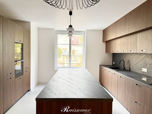 Maison à vendre 1 248 000 € 7 pièces 4 chambres 201 m² 602 m² de terrain Dijon 21000