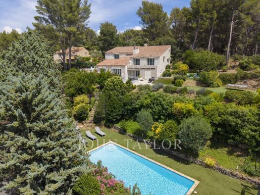 Maison à vendre 995 000 € 6 pièces 4 chambres 232 m² 2 800 m² de terrain L'Aumône Aubagne 13400