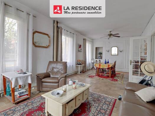 Maison de ville à vendre 195 000 € 7 pièces 5 chambres 186 m² 422 m² de terrain Le Chateau Les Andelys 27700