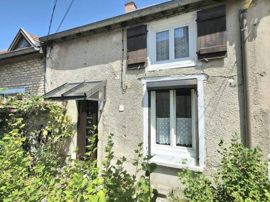 Maison à vendre 68 000 € 2 pièces 2 chambres 106 m² 840 m² de terrain Châteauvillain 52120