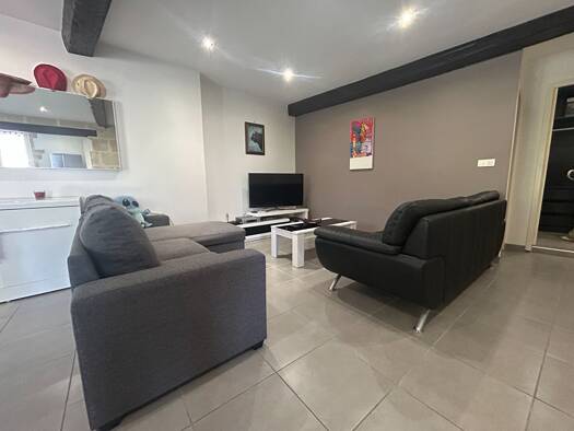 Appartement à louer 730 € 2 pièces 1 chambre 70 m² Étage 1/2 Centre Ville Vauvert 30600