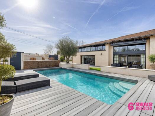 Maison à vendre 1 495 000 € 6 pièces 4 chambres 378 m² 1 590 m² de terrain Plein Soleil-Zone Industrielle Saint-Bonnet-de-Mure 69720
