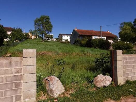 Terrain constructible à vendre 37 000 € 885 m² de terrain Abrest 03200