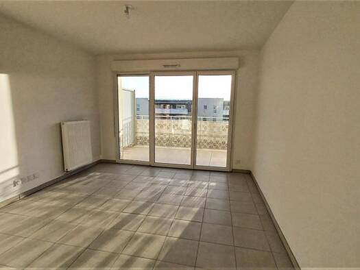 Appartement à louer 707 € 3 pièces 2 chambres 60 m² 3ème étage Fourchon-Zone Industrielle Arles 13200