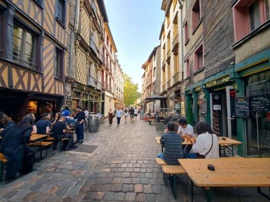 Activités diverses à vendre Fonds de commerce 375 000 € 120 m² de surface de vente Centre Rennes 35000