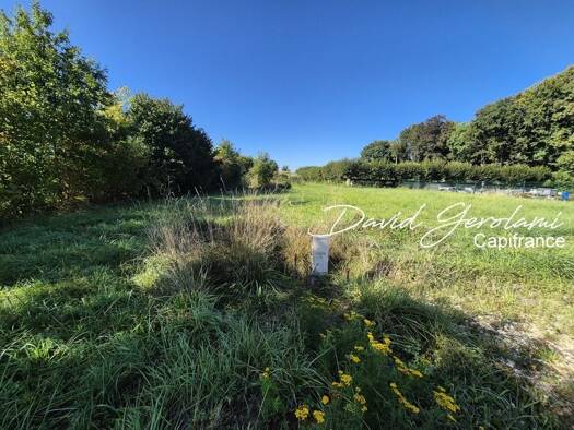 Terrain constructible viabilisé à vendre 130 000 € 553 m² de terrain Féricy 77133