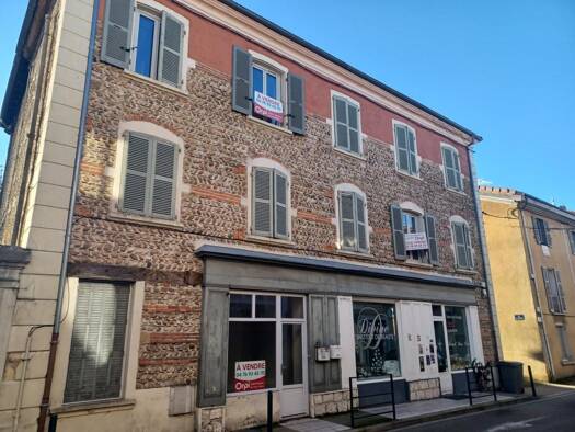 Duplex à vendre 149 000 € 3 pièces 2 chambres 66,6 m² RDC Saint-Étienne-de-Saint-Geoirs 38590