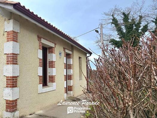 Maison de plain-pied à vendre 166 500 € 4 pièces 2 chambres 85 m² 245 m² de terrain Nord Montpon-Ménestérol 24700