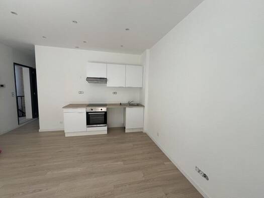 Appartement à louer 590 € 2 pièces 1 chambre 43,9 m² Étage 1/2 Blaye 33390