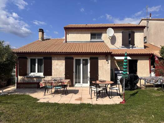 Villa à vendre 252 000 € 4 pièces 3 chambres 97 m² 451 m² de terrain Châteauneuf-du-Rhône 26780
