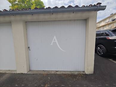 Garage/Stationnement à louer 184 € 15 m² Lorraine Cholet 49300