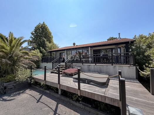 Maison à vendre 967 000 € 6 pièces 4 chambres 156 m² 834 m² de terrain La Teste-de-Buch 33260