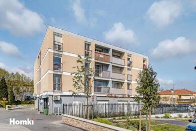 Appartement à vendre 230 000 € 3 pièces 2 chambres 75 m² Étage 1/3 Ouest Gignac-la-Nerthe 13180