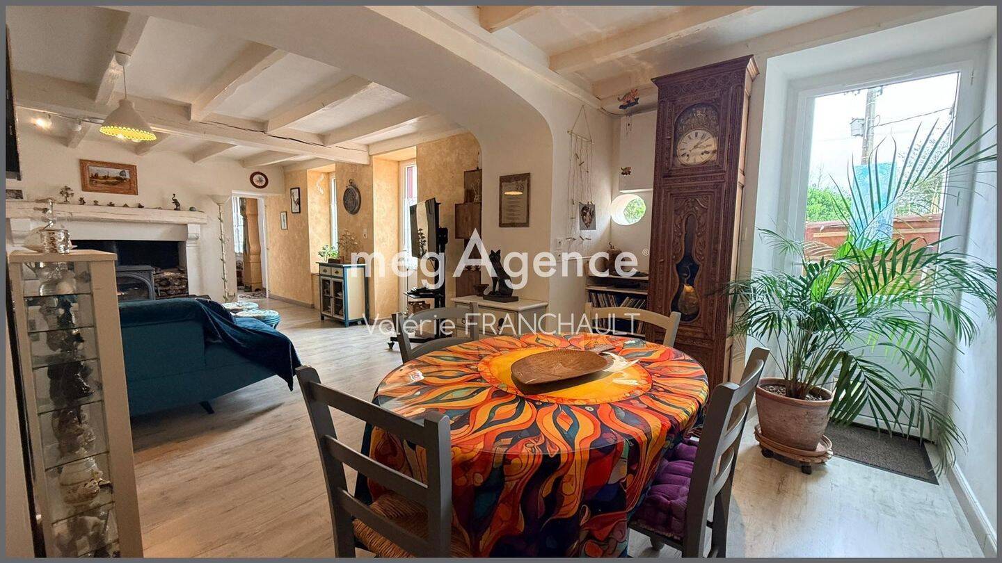 Maison à vendre, 215m², SAINT LAURENT DE LA SALLE