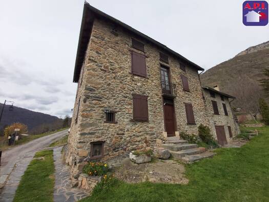 Maison à louer 940 € 6 pièces 5 chambres 145 m² 1 000 m² de terrain Vèbre 09310