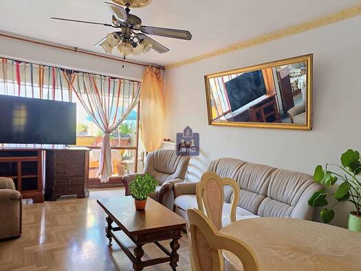 Appartement à vendre 145 000 € 4 pièces 2 chambres 77 m² Étage 1/5 Reyran Fréjus 83600