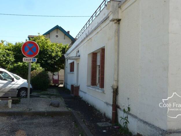 Maison de plain-pied à vendre 220 000 € 3 pièces 2 chambres 118 m² 201 m² de terrain Marmande 47200