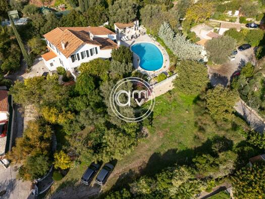 Villa à vendre 1 340 000 € 11 pièces 6 chambres 326 m² 3 200 m² de terrain La Valette-du-Var 83160