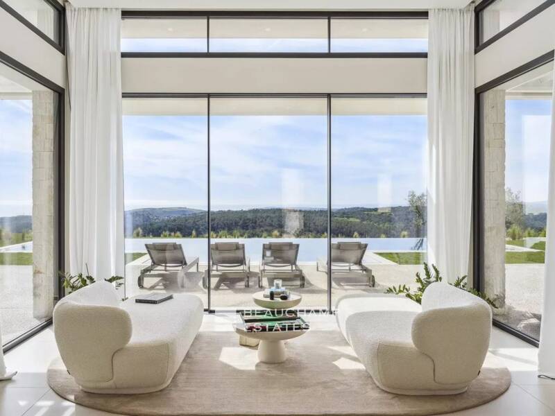 Maison à vendre, 575m², ROQUEFORT LES PINS