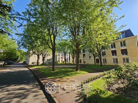 Appartement à vendre 685 000 € 5 pièces 3 chambres 111 m² Étage 1/3 Montreuil Versailles 78000
