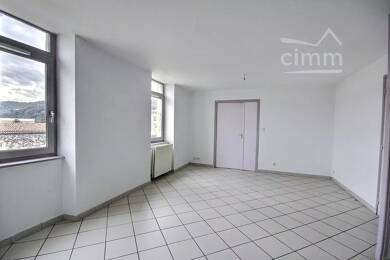 Appartement à louer 641 € 5 pièces 4 chambres 103,4 m² Dernier étage, Étage 2/2 Meysse 07400