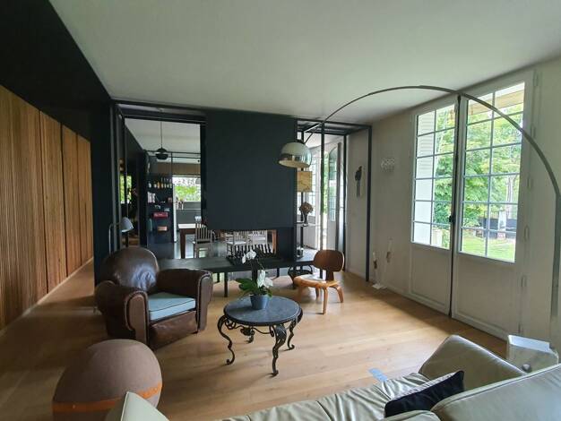 Maison à louer 4 860 € 6 pièces 4 chambres 153 m² 1 500 m² de terrain Rueil-Malmaison 92500