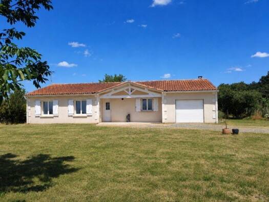 Maison à vendre 161 250 € 4 pièces 3 chambres 115 m² 1 351 m² de terrain Pillac 16390