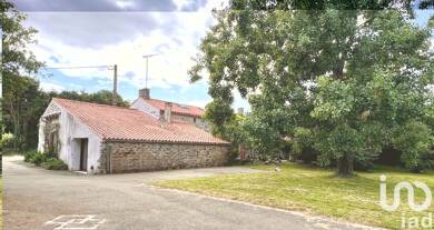 Maison à vendre 298 000 € 7 pièces 5 chambres 178 m² 3 310 m² de terrain Venansault 85190