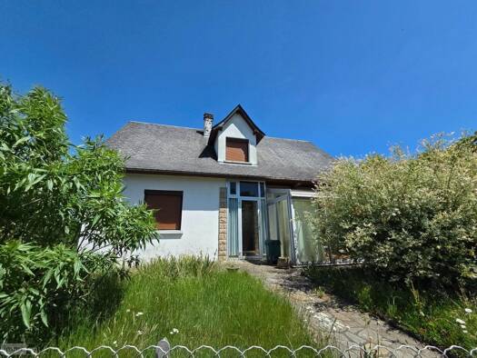 Maison à vendre 146 300 € 9 pièces 5 chambres 155 m² 1 378 m² de terrain Sud Est Égletons 19300