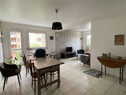 Appartement à vendre 102 500 € 3 pièces 2 chambres 78 m² RDC St Etienne 42100