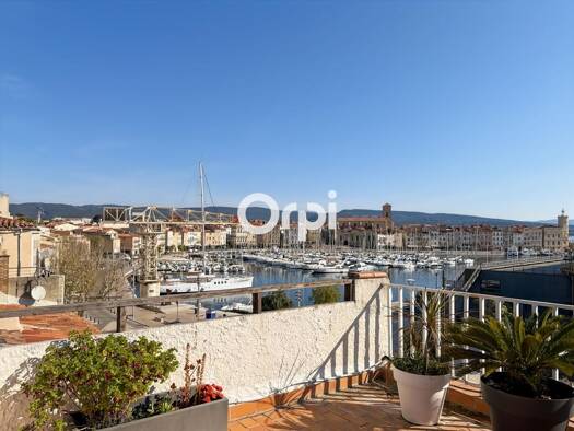 Duplex à vendre 395 000 € 2 pièces 1 chambre 50,1 m² Étage 3/3 Extension Centre Ville La Ciotat 13600