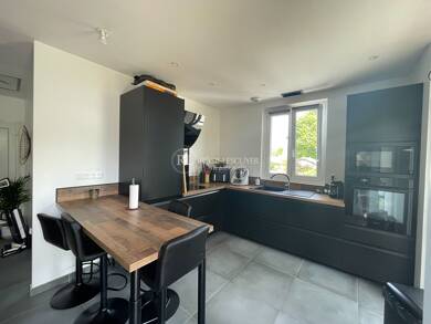 Maison à louer 1 700 € 4 pièces 3 chambres 90 m² Les Buers Villeurbanne 69100