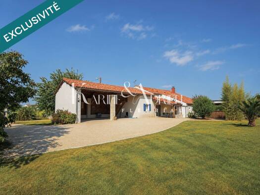 Maison à vendre 349 000 € 6 pièces 4 chambres 167 m² 13 969 m² de terrain Doix lès Fontaines 85200