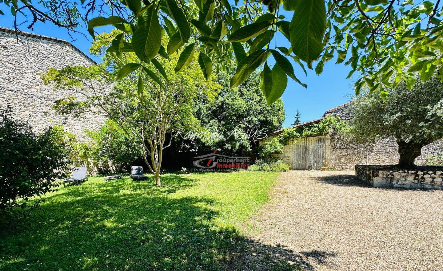 Maison à vendre, 315m², PORT SAINTE FOY ET PONCHAPT