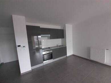 Appartement à louer 733 € 2 pièces 1 chambre 46 m² 1er étage Nord Est Brignais 69530