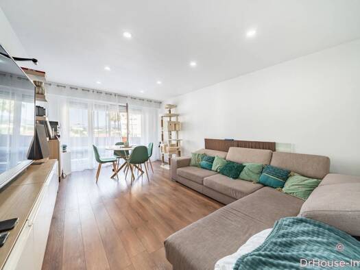 Appartement à vendre 241 500 € 3 pièces 2 chambres 61 m² Étage 2/6 Le Cannet 06110