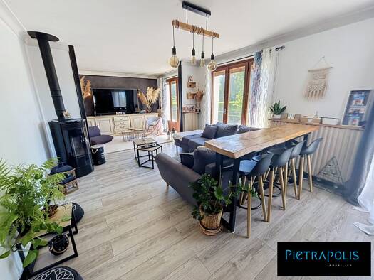 Maison à vendre 309 000 € 6 pièces 5 chambres 176 m² 2 030 m² de terrain Grièges 01290