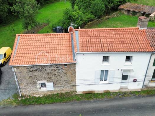 Maison à vendre 229 000 € 5 pièces 3 chambres 126 m² 2 480 m² de terrain L'Hermenault 85570