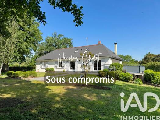 Maison de plain-pied à vendre 318 000 € 6 pièces 3 chambres 115 m² 2 000 m² de terrain Saint-Léger-de-Linières 49170