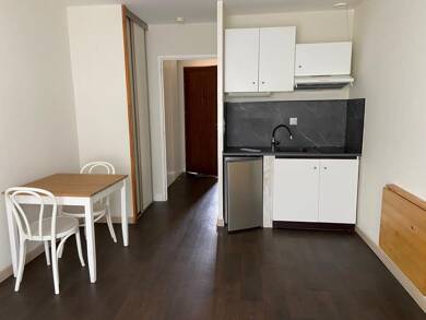Appartement à louer 425 € 1 pièce 22 m² Dernier étage, Étage 1/1 Châteaubriant 44110
